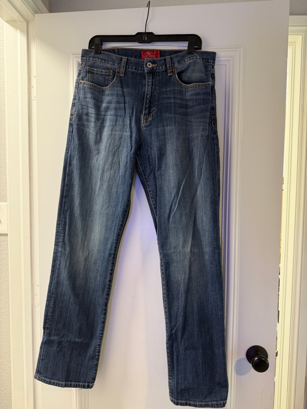 Lucky Brand Men's Straight Jeans in Medium Blue Wash